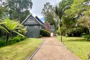 20 Manuka Road, Titirangi