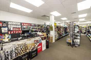 Beachside Retail with Village Vibe