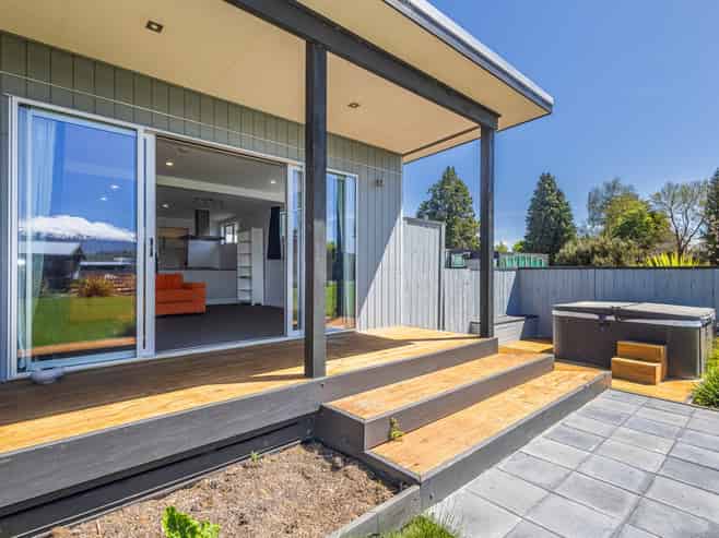 20B and 20 Kaha Street, Rangataua