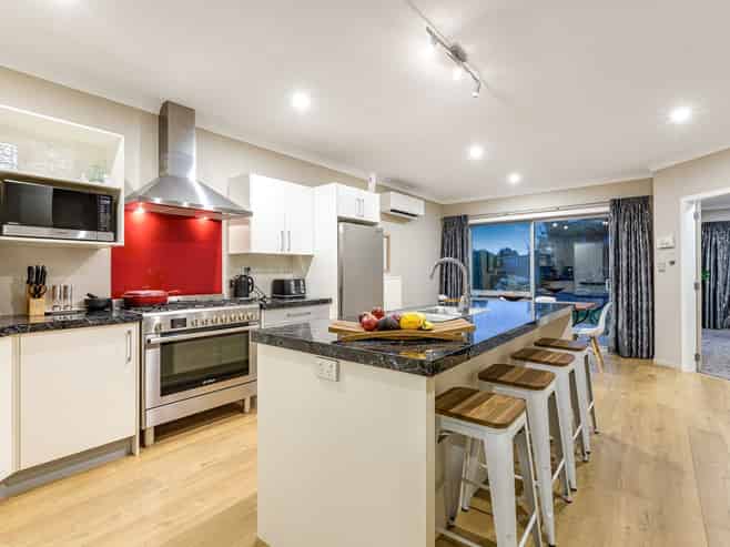 4 Peel Lane, Aotea
