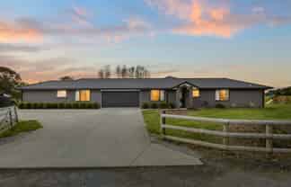 1347 State Highway 16, Waimauku