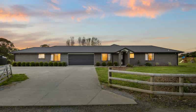 1347 State Highway 16, Waimauku