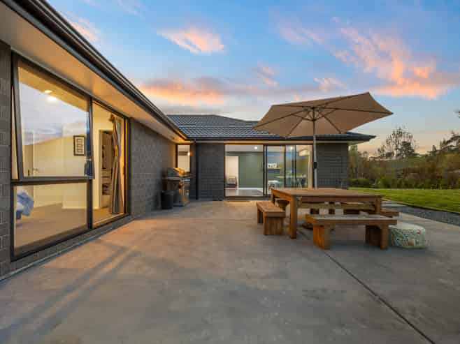 1347 State Highway 16, Waimauku