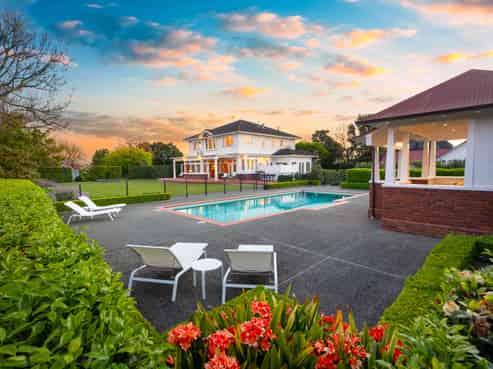 4 Sierra Court (off Featherston Street - Hospital), Roslyn