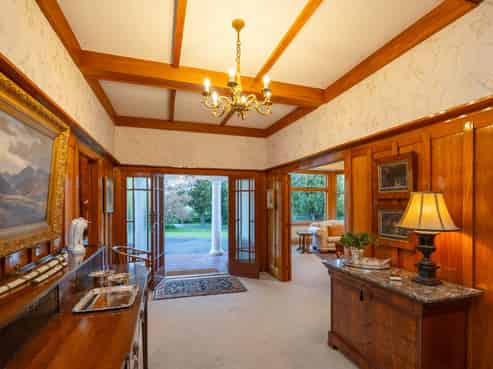 4 Sierra Court (off Featherston Street - Hospital), Roslyn