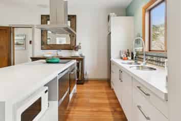 538 Broadway, Strathmore Park