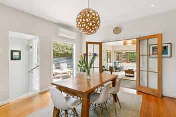 538 Broadway, Strathmore Park