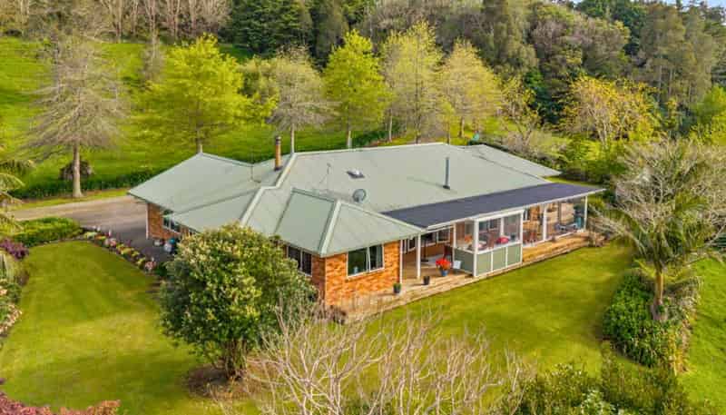 11 Te Pahi River Drive, Paparoa