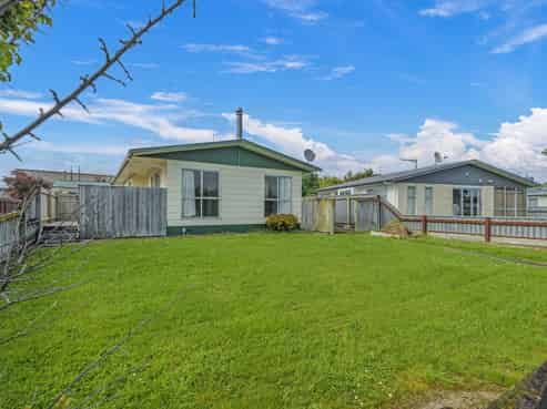 40 Geraldine Crescent, Cloverlea