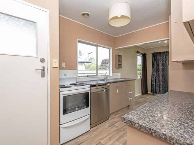 40 Geraldine Crescent, Cloverlea