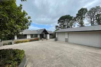 255 Okura River Road, Okura