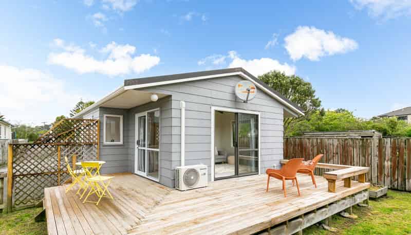 8A Tarawera Road, Johnsonville