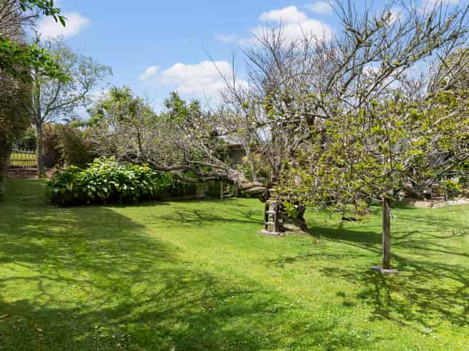 1 Westbourne Road, Murrays Bay