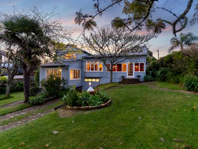 1 Westbourne Road, Murrays Bay