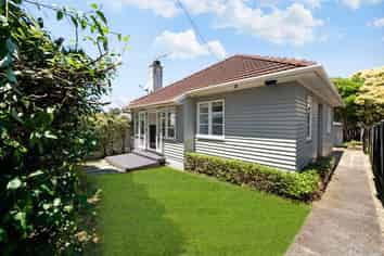 216A Meola Road, Point Chevalier
