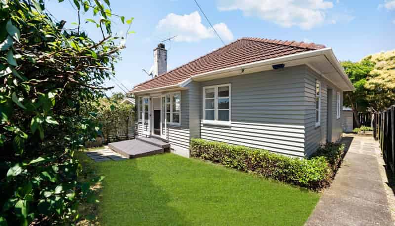 216A Meola Road, Point Chevalier
