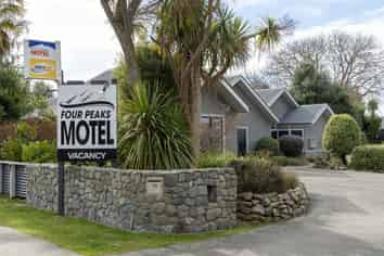 Four Peaks Motel, Lifestyle and Income Opportunity
