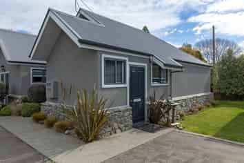 Four Peaks Motel, Lifestyle and Income Opportunity