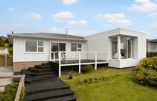 7 Bowes Crescent, Strathmore Park