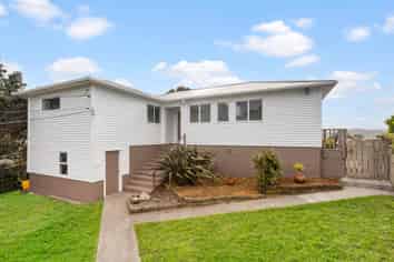7 Bowes Crescent, Strathmore Park
