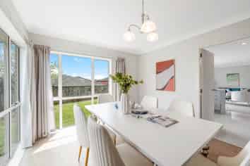 12 Ridgefield Lane, East Tamaki Heights