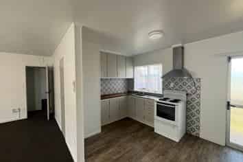 F/36 Central Avenue, Avenues