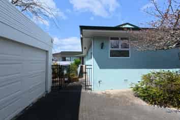 16 Olive Avenue, Nukuhau