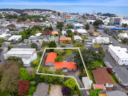Substantial site on medical golden mile