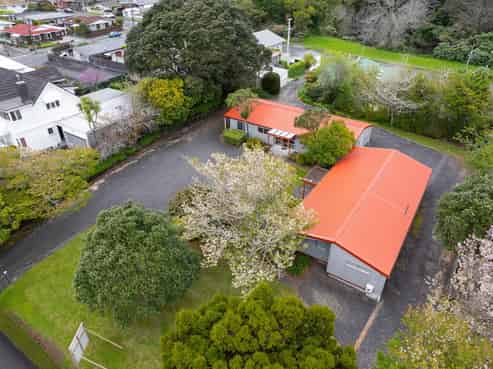 Substantial site on medical golden mile