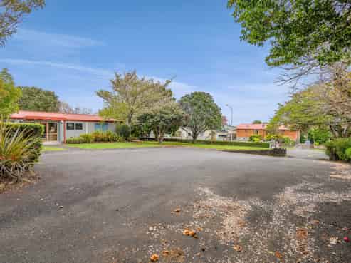 Substantial site on medical golden mile