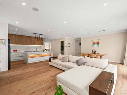 31 Surf View Crescent, Red Beach