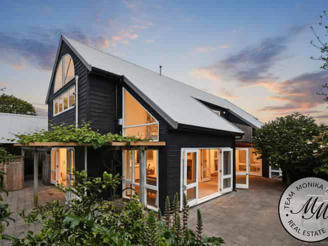 25 Calluna Crescent, Totara Heights