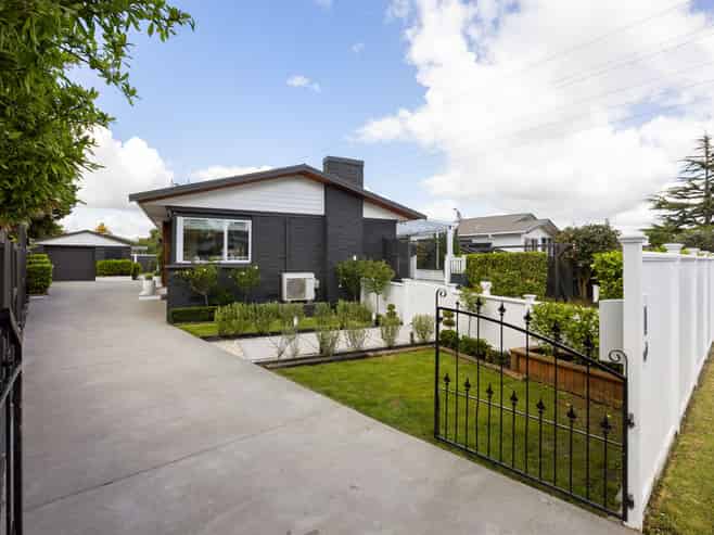 6 Erika Place, Fairview Downs
