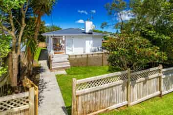 4 Bond Crescent, Forrest Hill