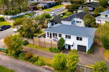 4 Bond Crescent, Forrest Hill