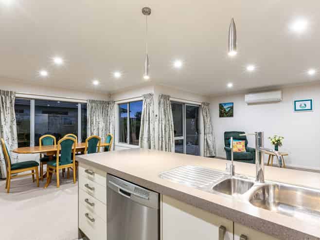 19 Tongariro Drive, Aotea