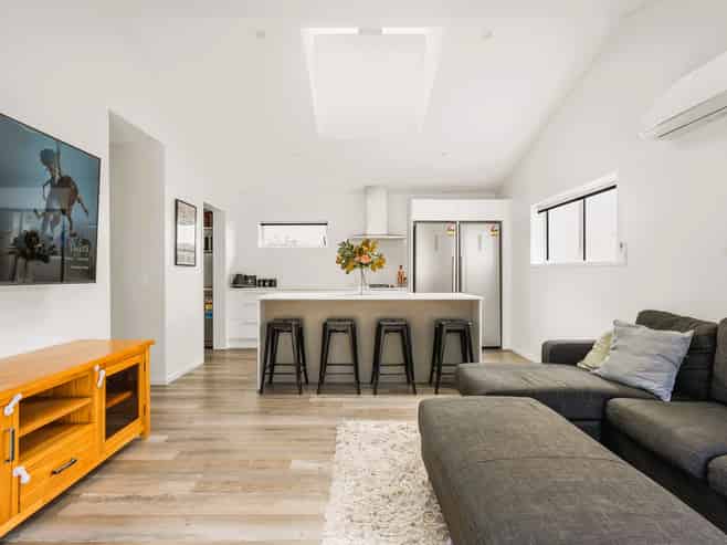38 Churchill Avenue, Richmond