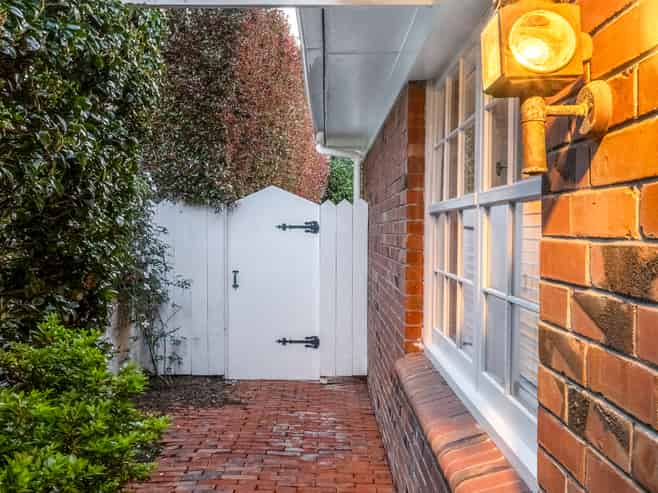 8 Pleasant Place, Mellons Bay