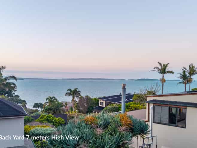 8 Pleasant Place, Mellons Bay