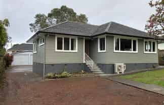 9 Beach Road, Te Atatu Peninsula
