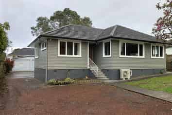 9 Beach Road, Te Atatu Peninsula