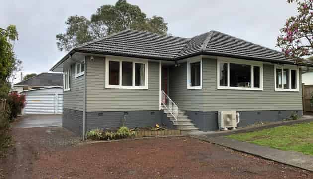 9 Beach Road, Te Atatu Peninsula