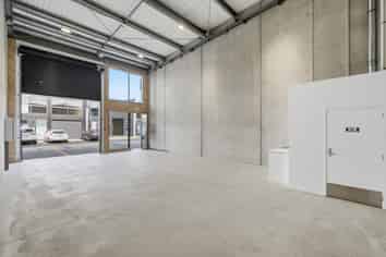 Papamoa commercial unit for sale