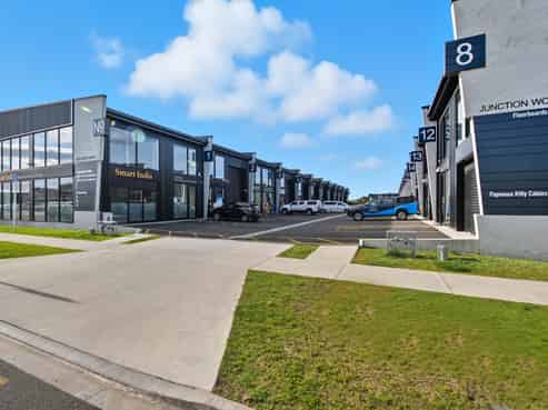Papamoa commercial unit for sale