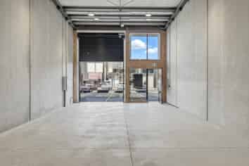 Papamoa commercial unit for sale