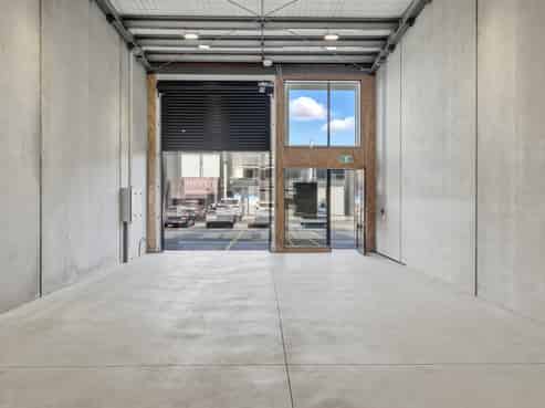 Papamoa commercial unit for sale