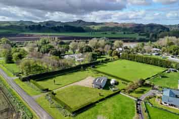 17 Waireka Road, Papaiti