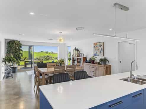 210 Maude Road, Kaimiro