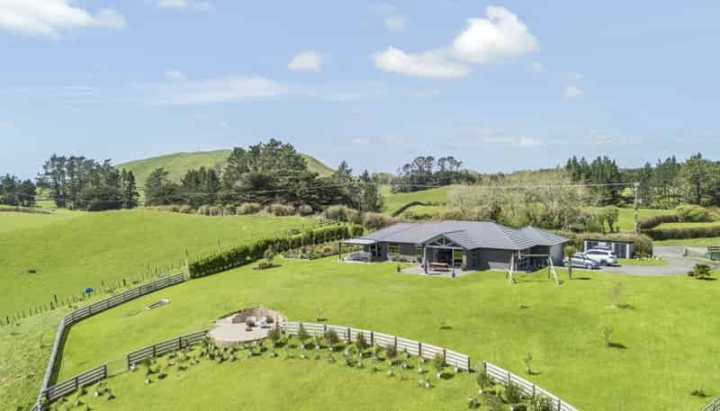 210 Maude Road, Kaimiro