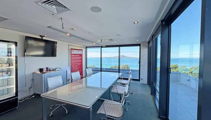 Unit 5/95 Hurstmere Road, Takapuna